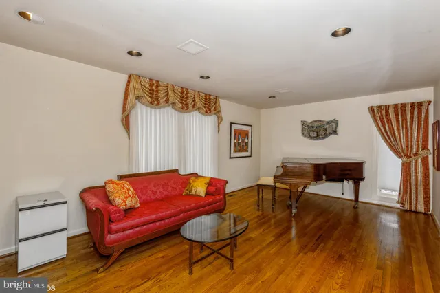 $5,500 | 8 Jenny Lane, Pikesville, MD 21208