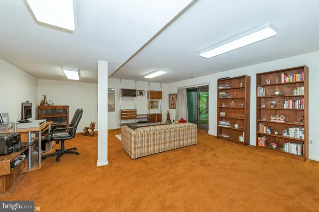 $5,500 | 8 Jenny Lane, Pikesville, MD 21208