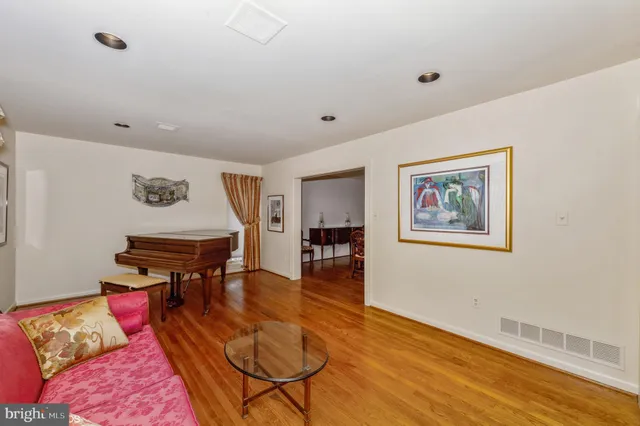 $5,500 | 8 Jenny Lane, Pikesville, MD 21208