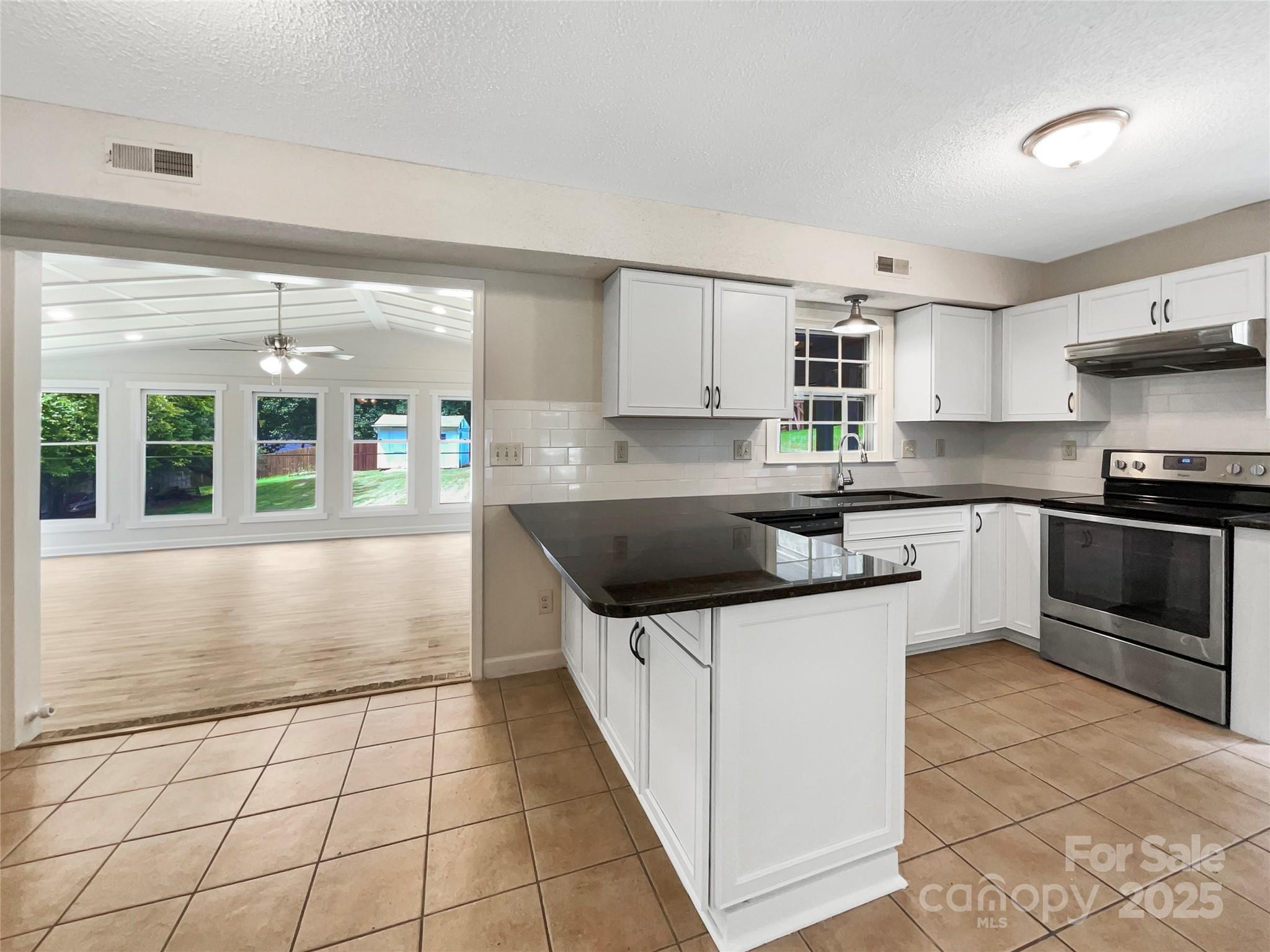 316 Epperstone Lane Matthews, NC 28105 - Photo 14 of 22