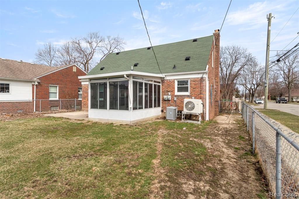 15705 Champaign Road Allen Park, MI 48101 - Photo 37 of 42