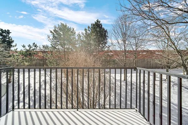 $429,000 | 947 Kensington Drive, Unit 7E3, Northbrook, IL 60062