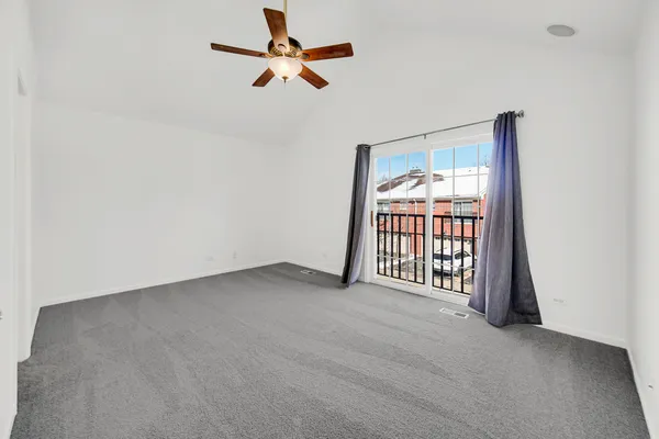 $429,000 | 947 Kensington Drive, Unit 7E3, Northbrook, IL 60062