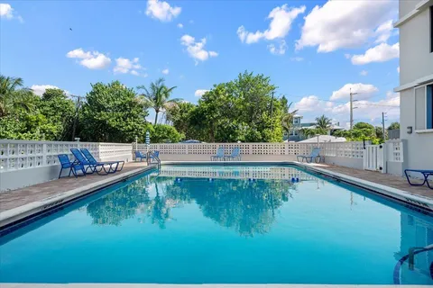 $949,900 | 911 Ocean Drive, Unit 506, North Palm Beach, FL 33408