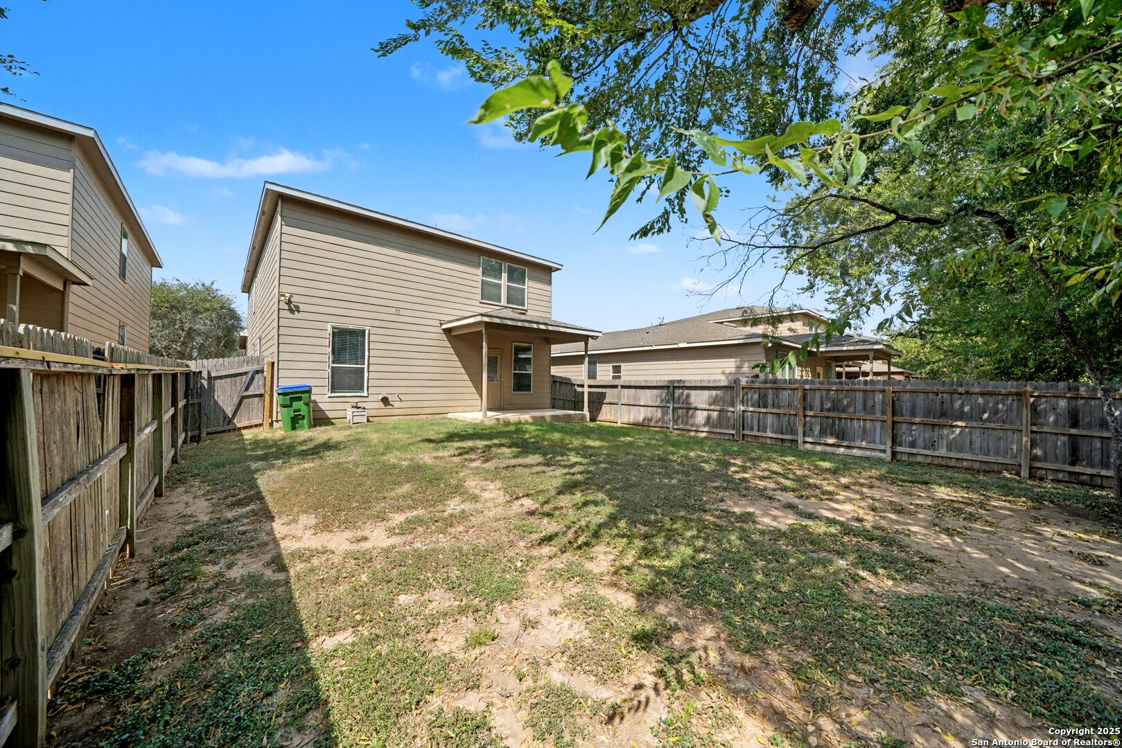 478 Walnut Crest Schertz, TX 78154 - Photo 43 of 47 a view of a yard with wooden fence