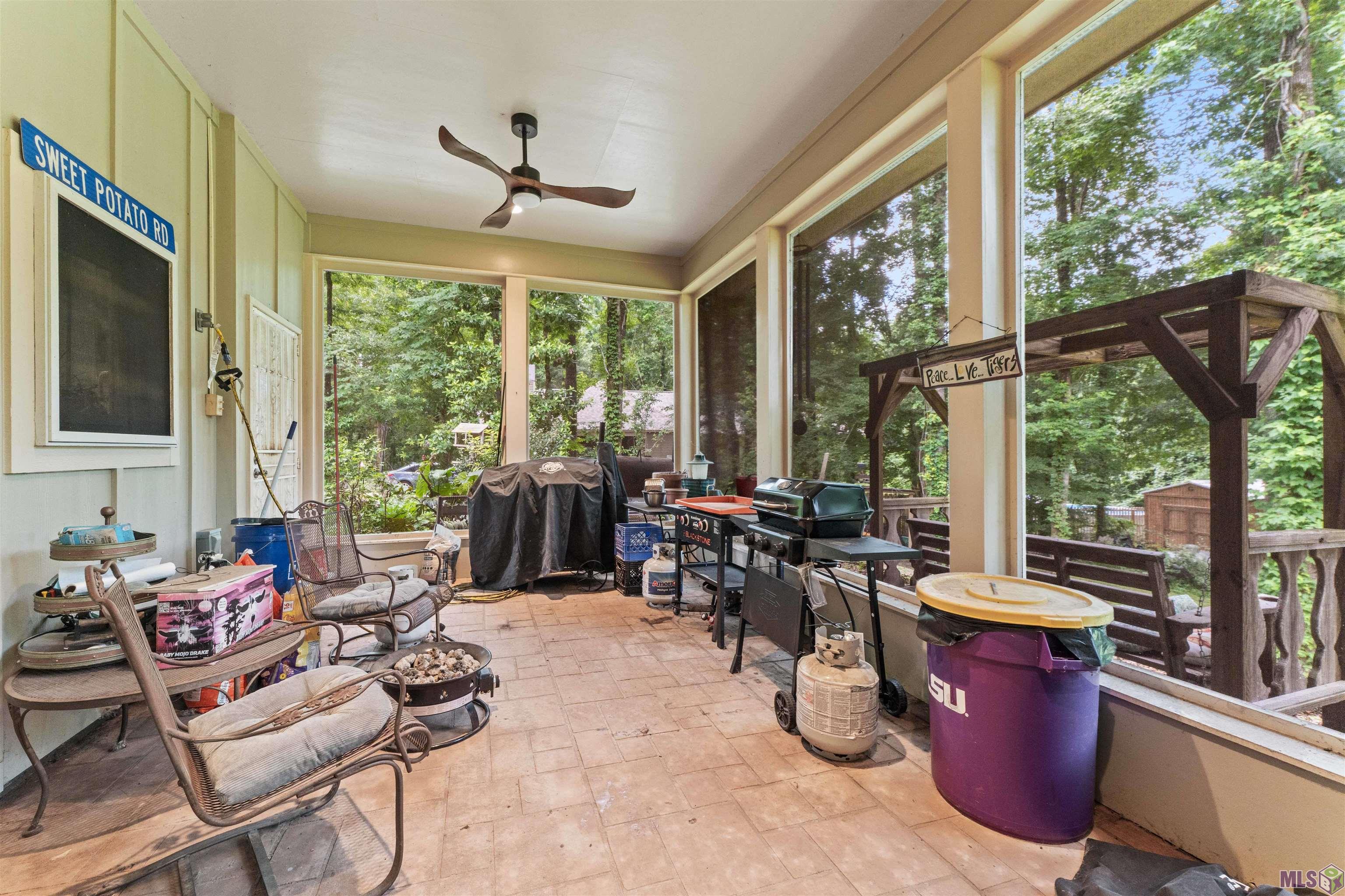 8733 Island Road St. Francisville, LA 70775 - Photo 11 of 35 Screenporch