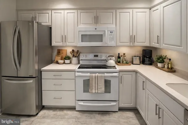 $3,795 | 1020 North Stafford Street, Unit 406, Arlington, VA 22203