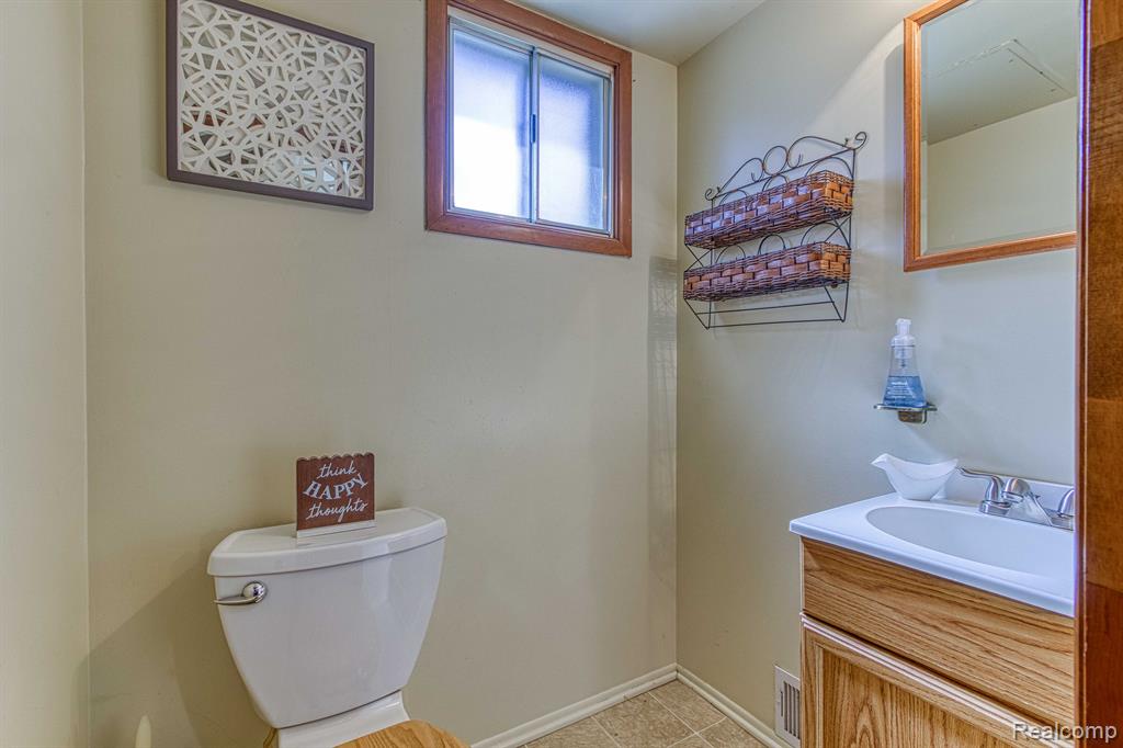 11048 30 Mile Road Washington, MI 48095 - Photo 21 of 59