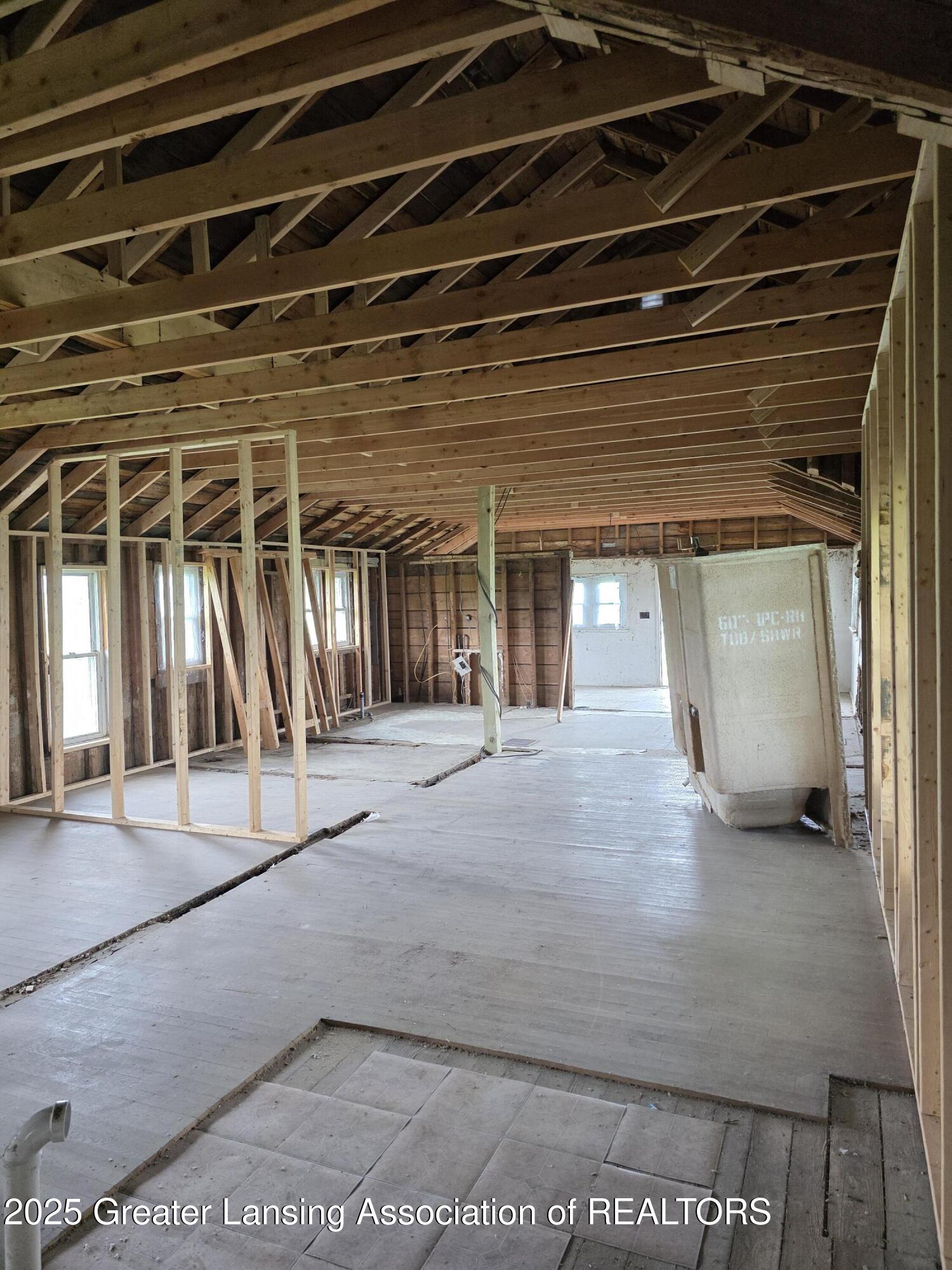 4548 Matthews Road Charlotte, MI 48813 - Photo 13 of 13 20250619_142136