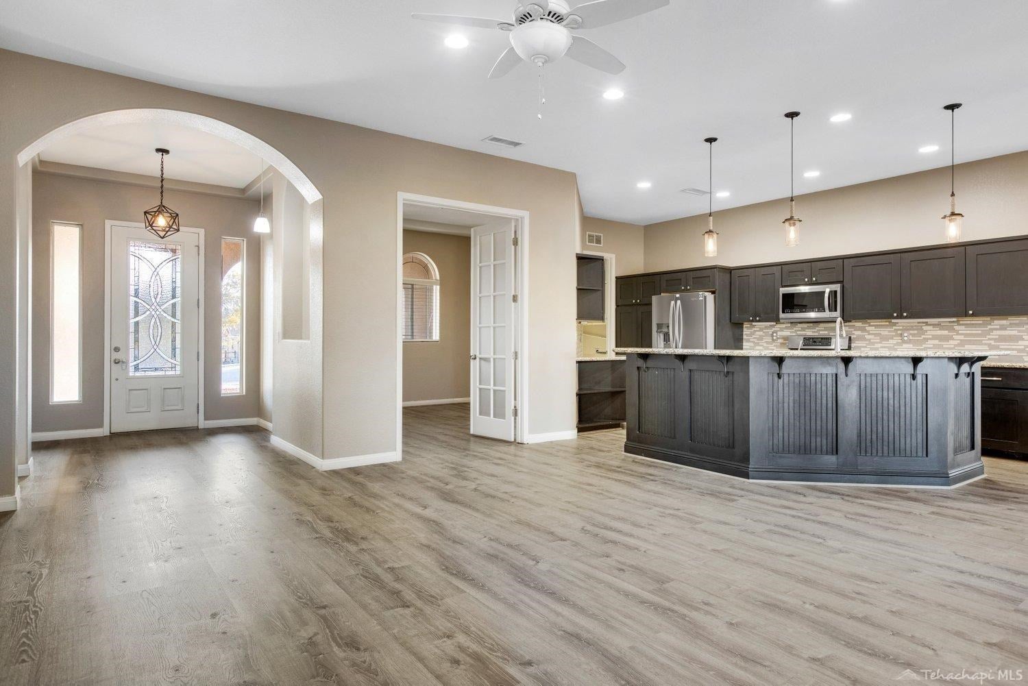 21217 Ridgeway Drive Tehachapi, CA 93561 - Photo 8 of 46 Gallery Image 8