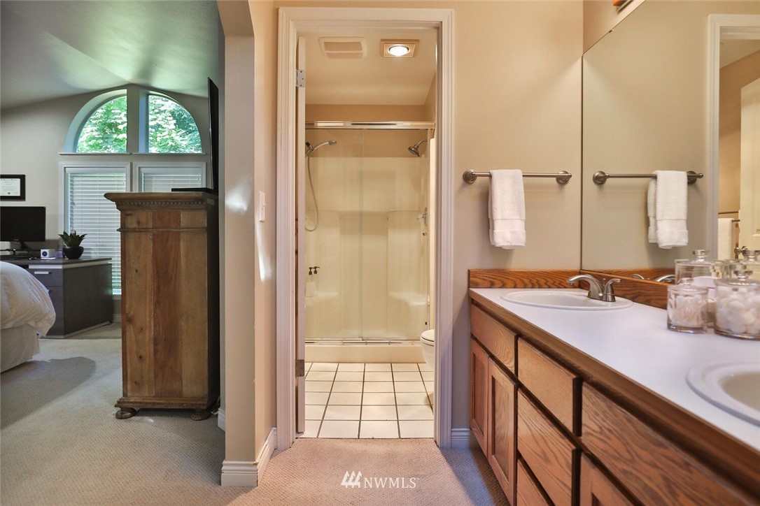 14815 104th Avenue Northeast Bothell, WA 98011 - Photo 11 of 24 Gallery Image 11