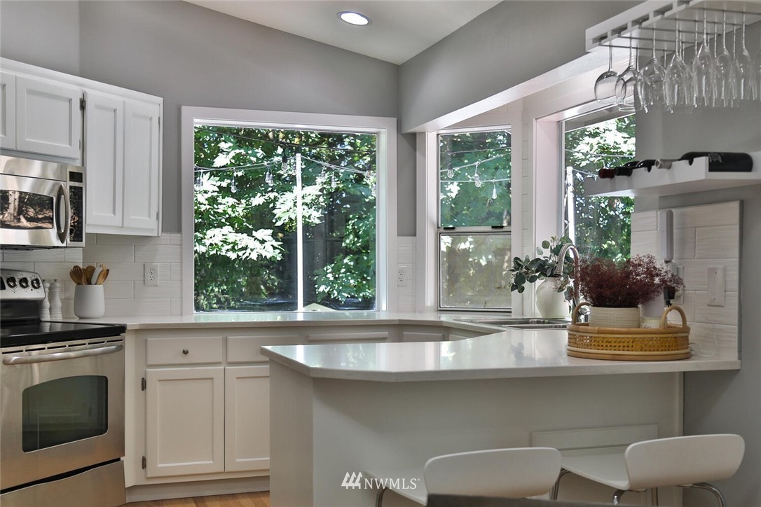 14815 104th Avenue Northeast Bothell, WA 98011 - Photo 3 of 24 Gallery Image 3