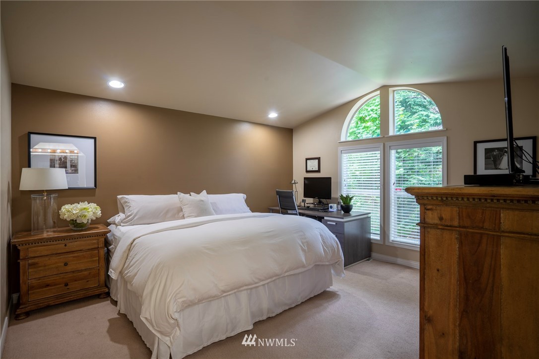 14815 104th Avenue Northeast Bothell, WA 98011 - Photo 9 of 24 Gallery Image 9