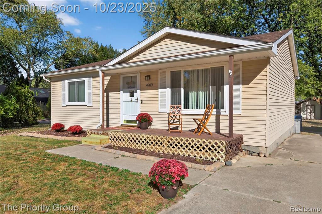 4700 Siebert Road Waterford, MI 48328 - Photo 2 of 42 Gallery Image 2