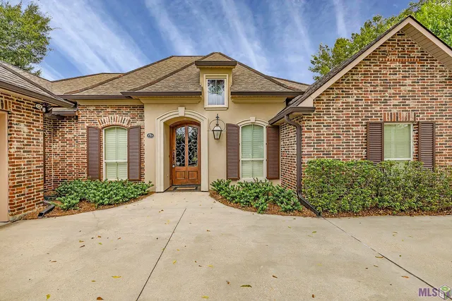 $499,000 | 121 Gentle Oak Boulevard, Schriever, LA 70395