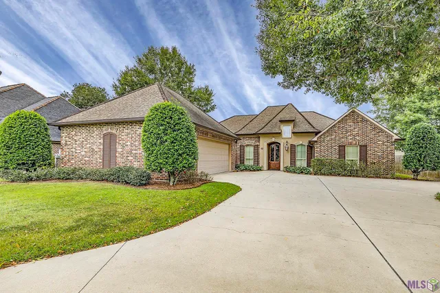 $499,000 | 121 Gentle Oak Boulevard, Schriever, LA 70395