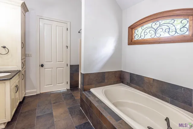 $499,000 | 121 Gentle Oak Boulevard, Schriever, LA 70395