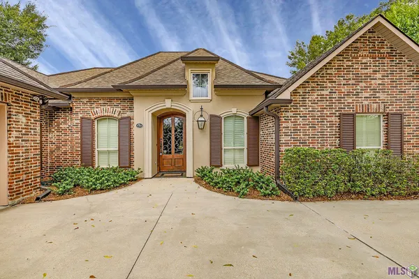 $499,000 | 121 Gentle Oak Boulevard, Schriever, LA 70395