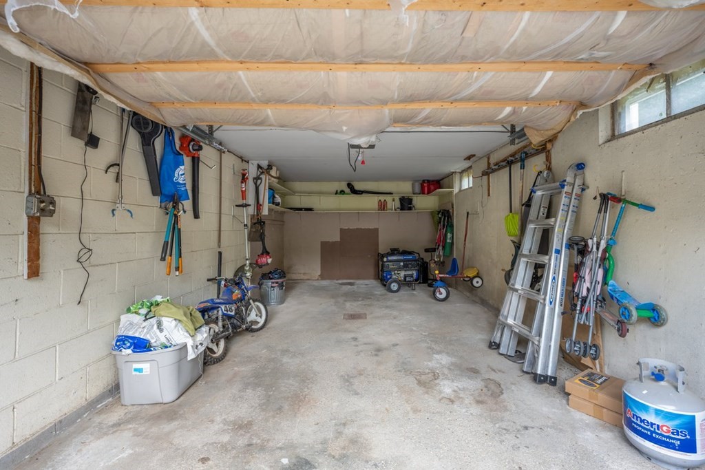 8 Sherwood Road Auburn, MA 01501 - Photo 16 of 21