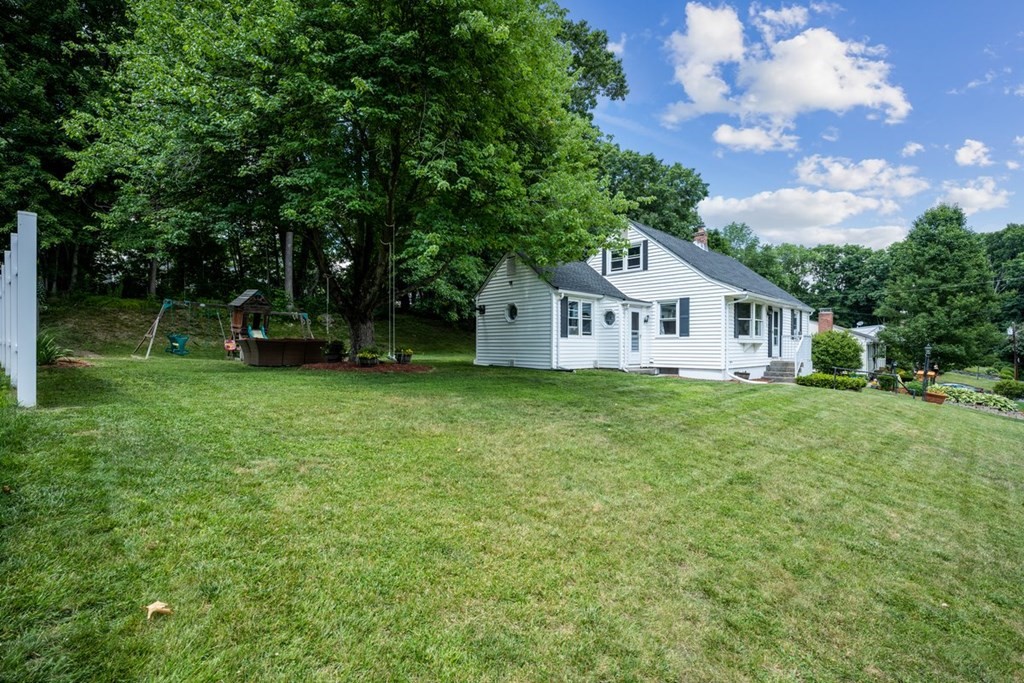 8 Sherwood Road Auburn, MA 01501 - Photo 17 of 21