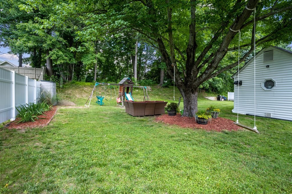 8 Sherwood Road Auburn, MA 01501 - Photo 18 of 21