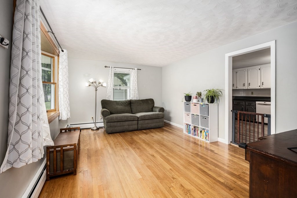 8 Sherwood Road Auburn, MA 01501 - Photo 8 of 21