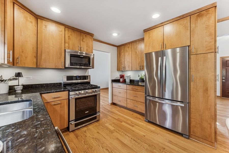 7309 Binder Road Downers Grove, IL 60516 - Photo 8 of 26 Gallery Image 8