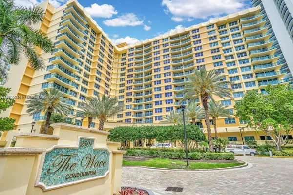 $2,400 | 2501 South Ocean Drive, Unit 433, Hollywood, FL 33019