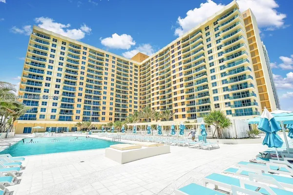 $2,400 | 2501 South Ocean Drive, Unit 433, Hollywood, FL 33019