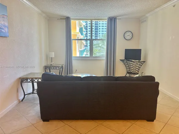 $2,400 | 2501 South Ocean Drive, Unit 433, Hollywood, FL 33019