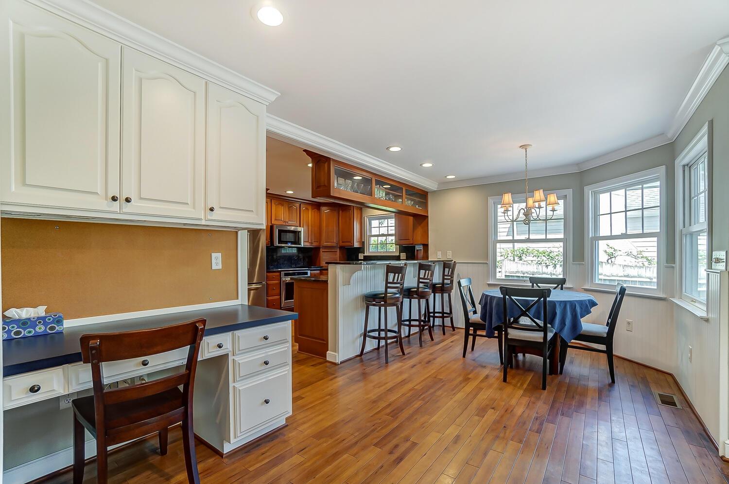 2710 Henthorn Road Columbus, OH 43221 - Photo 13 of 48 Eating Area off Kitchen