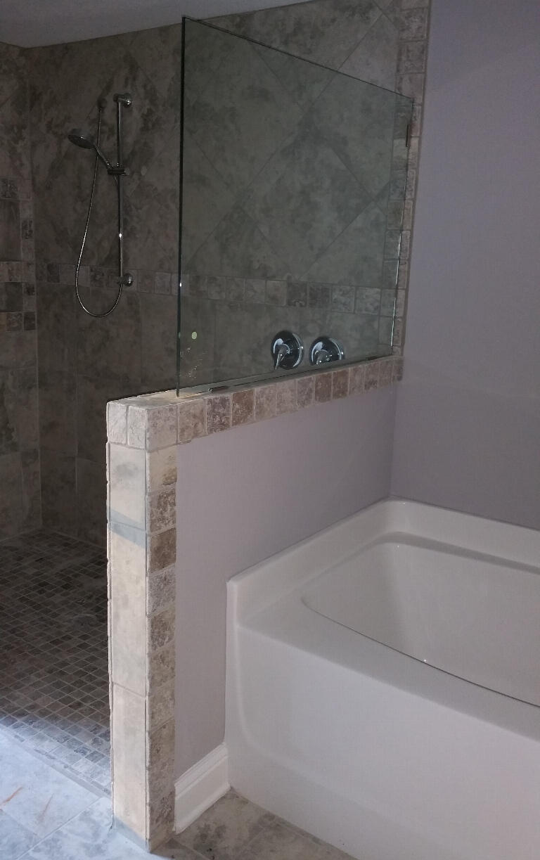 6007 Walk Along Way Crestview, FL 32536 - Photo 19 of 39 a bathroom with a bathtub