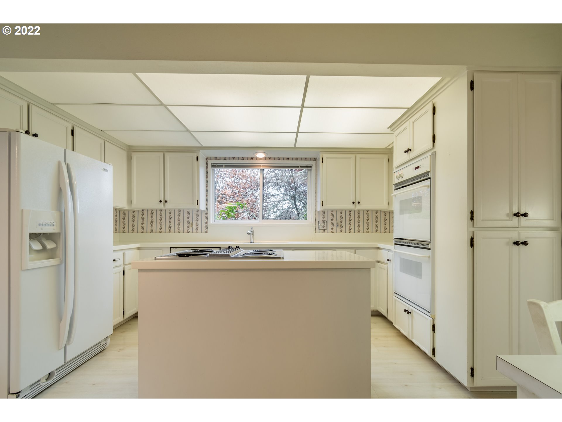 2201 Ridgeway Drive Eugene, OR 97401 - Photo 6 of 32 Kitchen