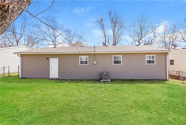 $1,365 | 1810 North Vista Street, Independence, MO 64058