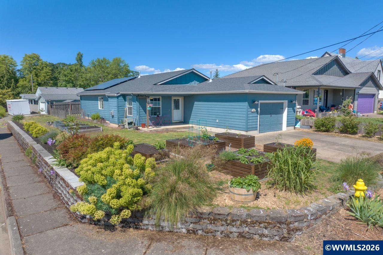 1737 Southwest 13th Avenue Albany, OR 97321 - Photo 6 of 40 Gallery Image 6