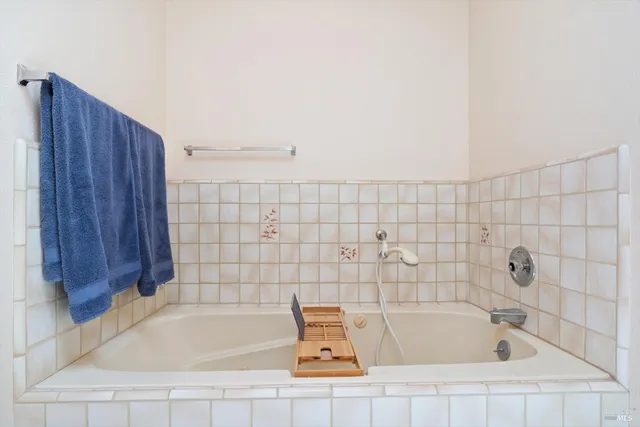 $3,500,000 | 910 Lytton Springs Road, Healdsburg, CA 95448