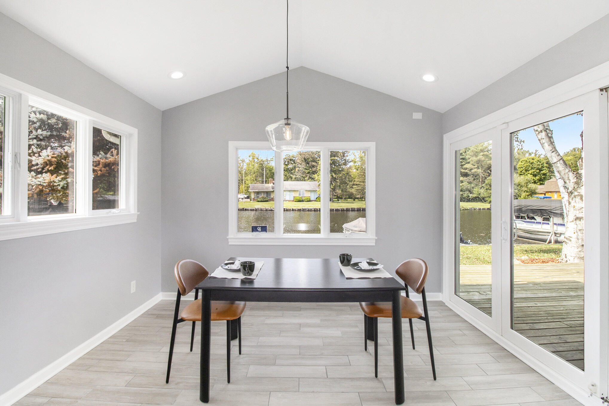 11254 Colony Pinckney, MI 48169 - Photo 24 of 61 dining to lake view