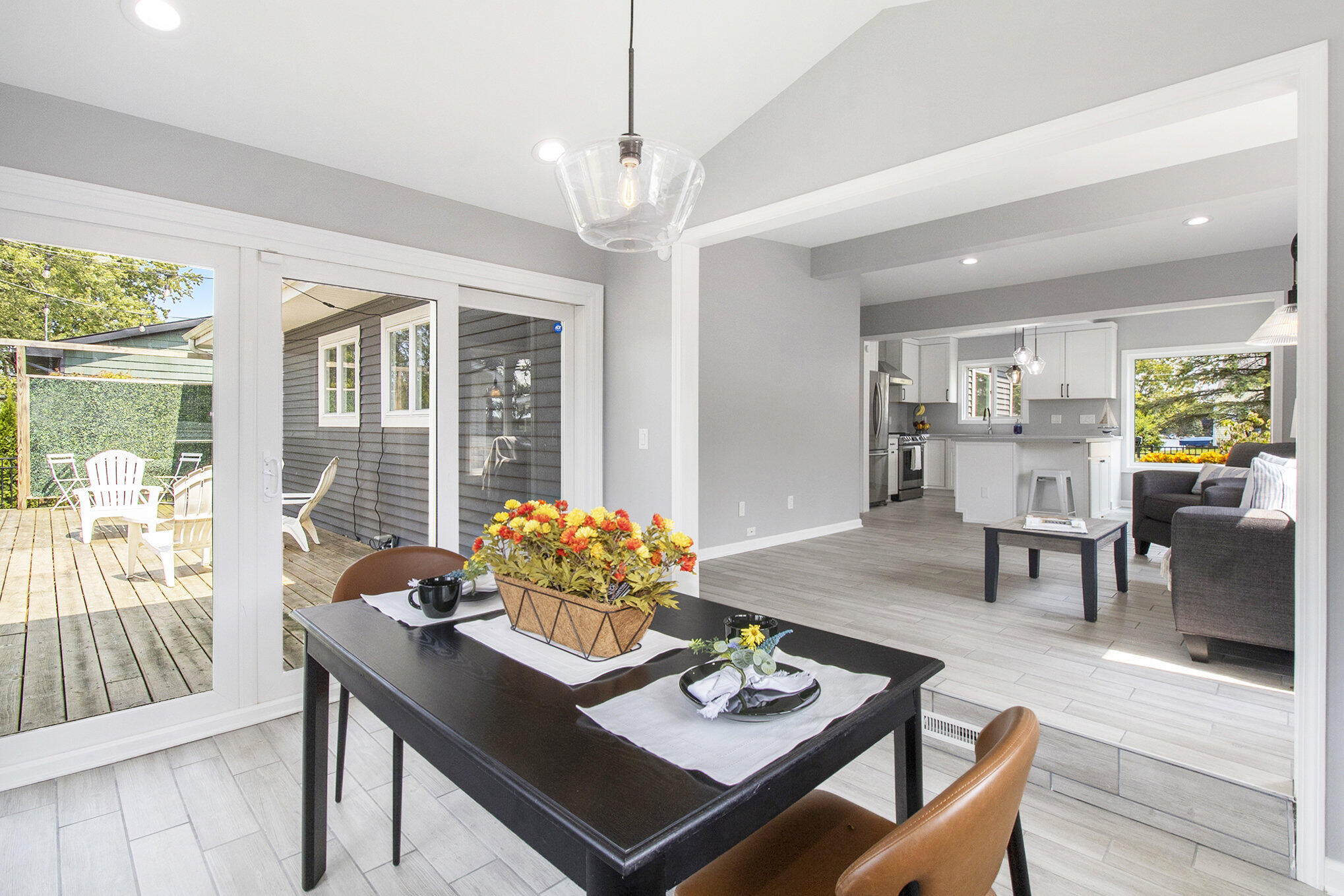 11254 Colony Pinckney, MI 48169 - Photo 26 of 61 dining towards kitchen view
