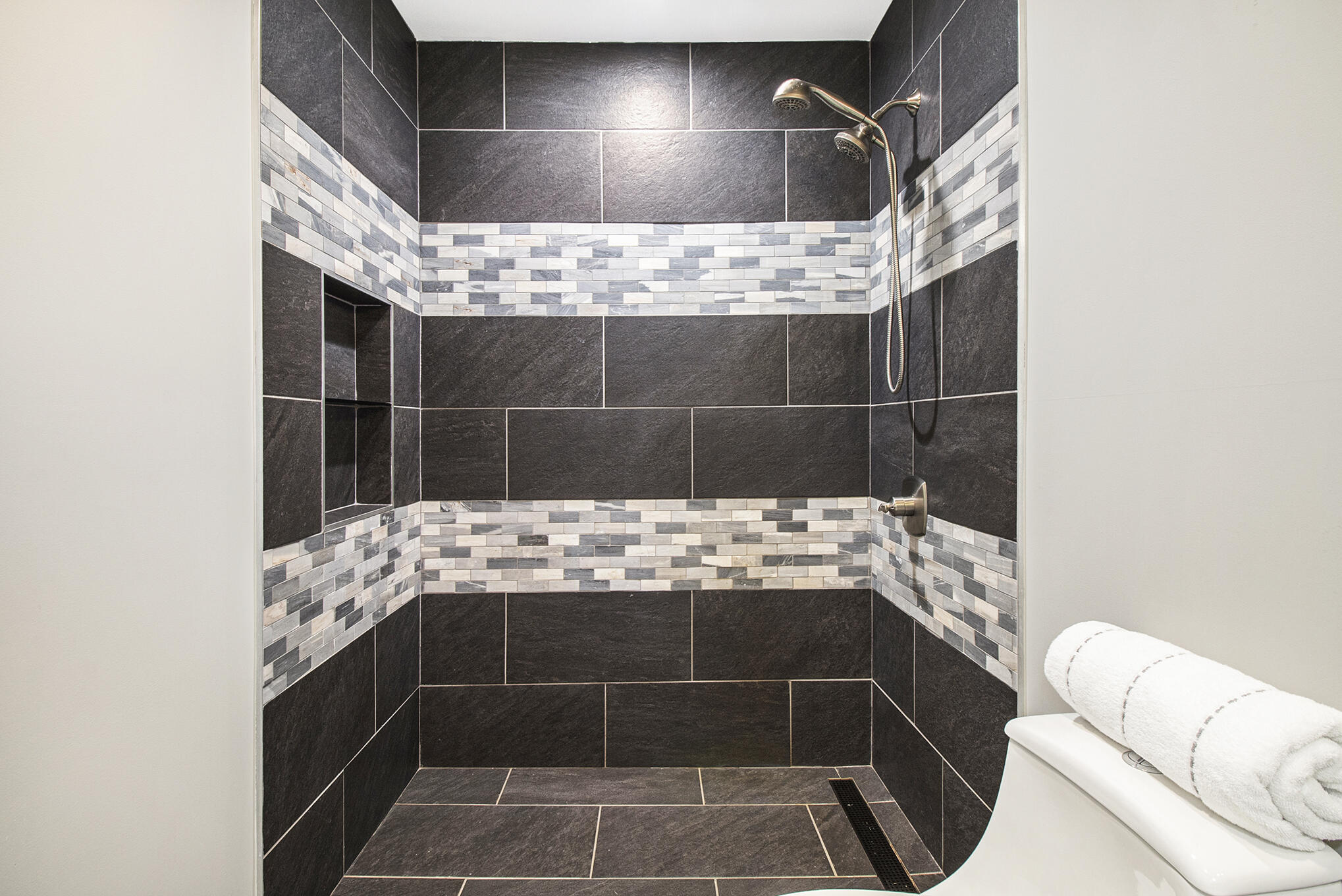 11254 Colony Pinckney, MI 48169 - Photo 31 of 61 primary bathroom shower
