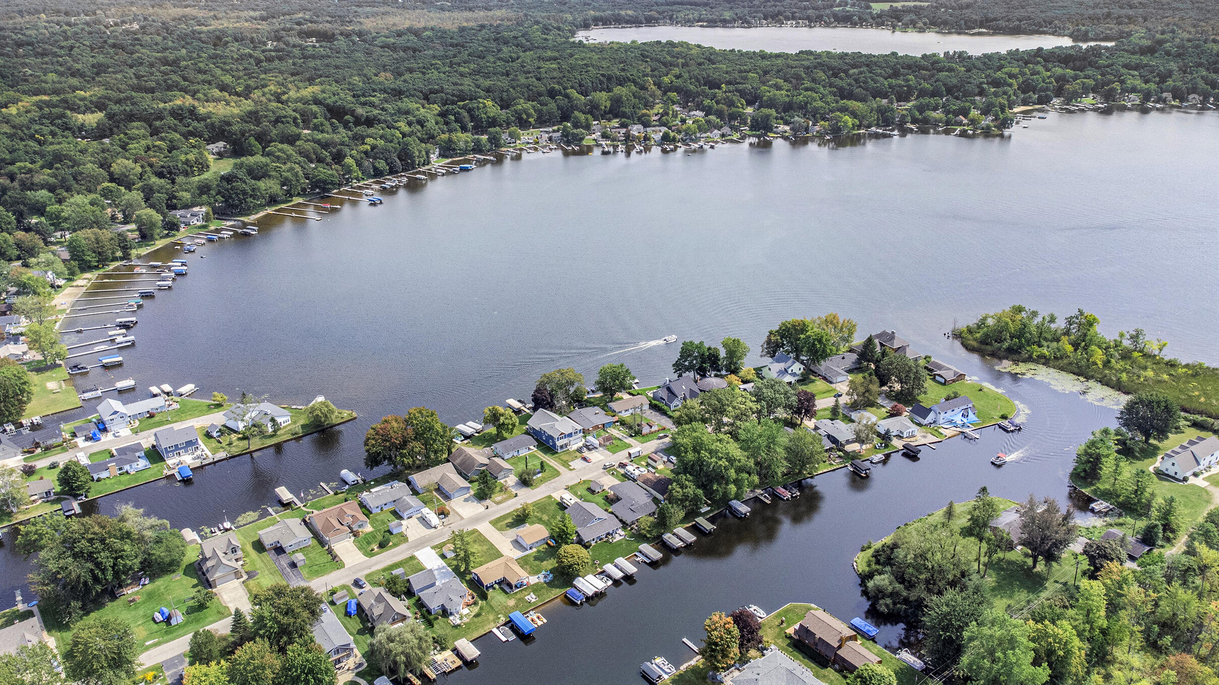 11254 Colony Pinckney, MI 48169 - Photo 46 of 61 aerial with lake 2