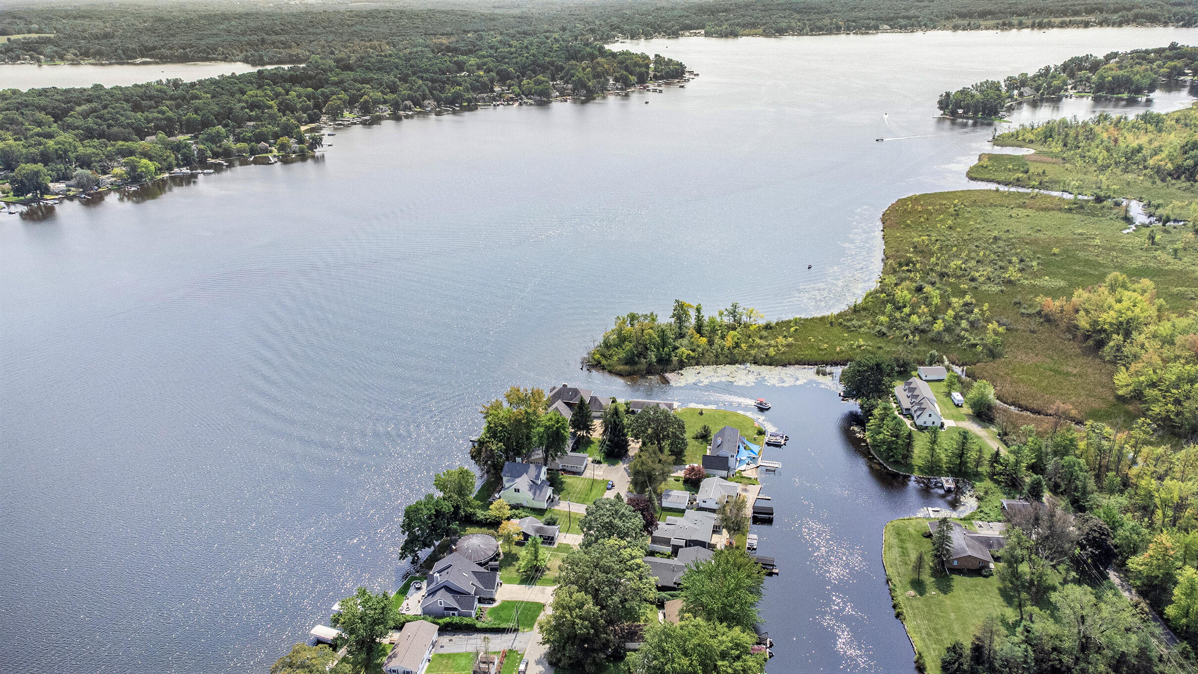11254 Colony Pinckney, MI 48169 - Photo 47 of 61 aerial with lake