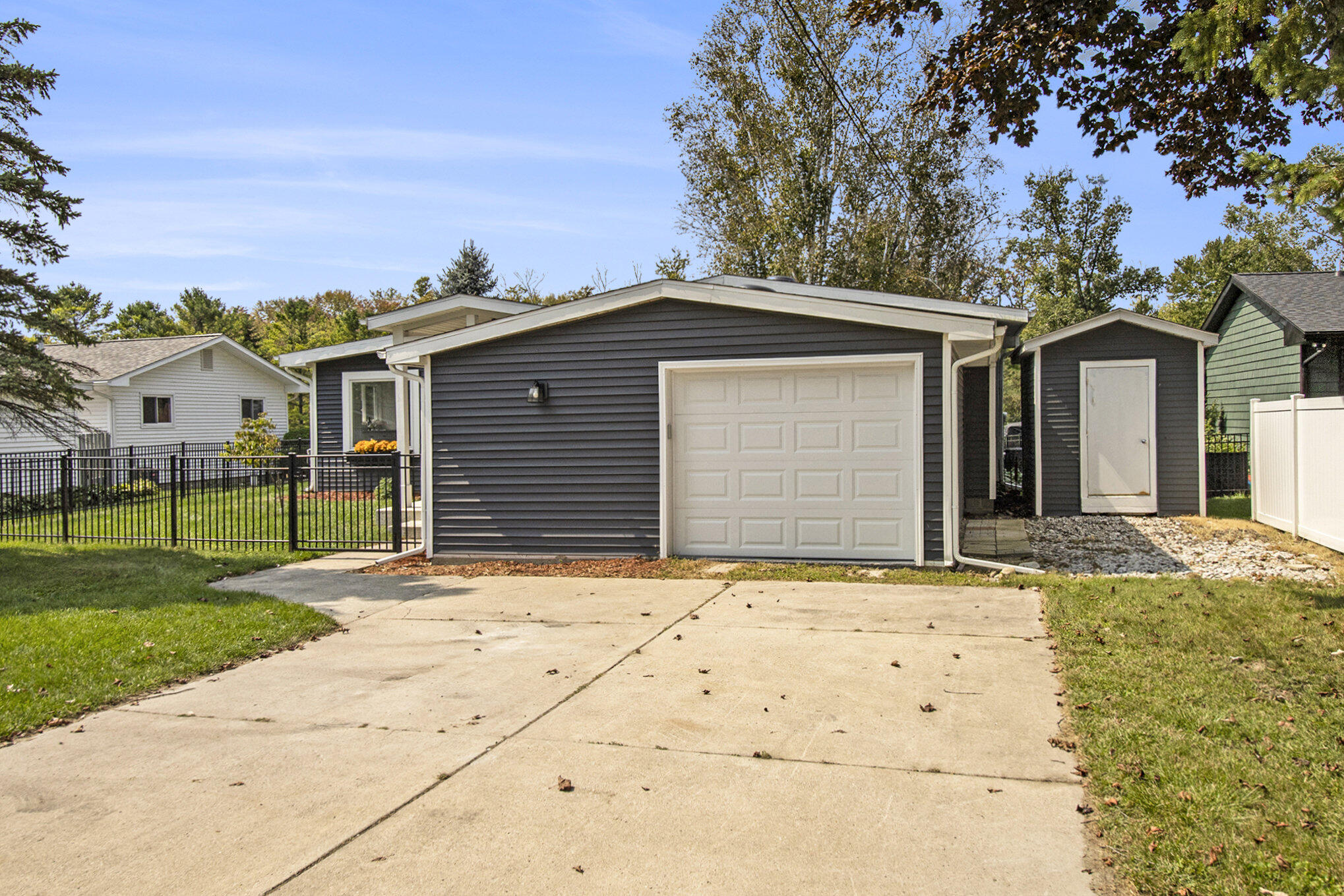 11254 Colony Pinckney, MI 48169 - Photo 57 of 61 front Shed