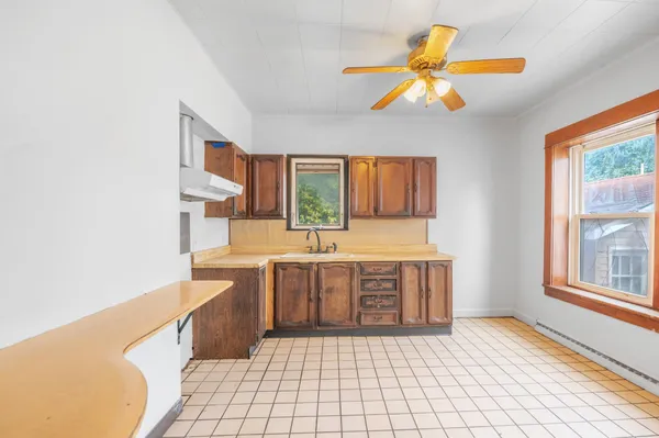 $179,900 | 828 Mather Street, Green Bay, WI 54303