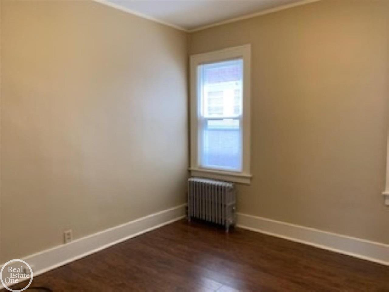 857-859 Nottingham Road Grosse Pointe, MI 48230 - Photo 11 of 38 50067774-11.JPG