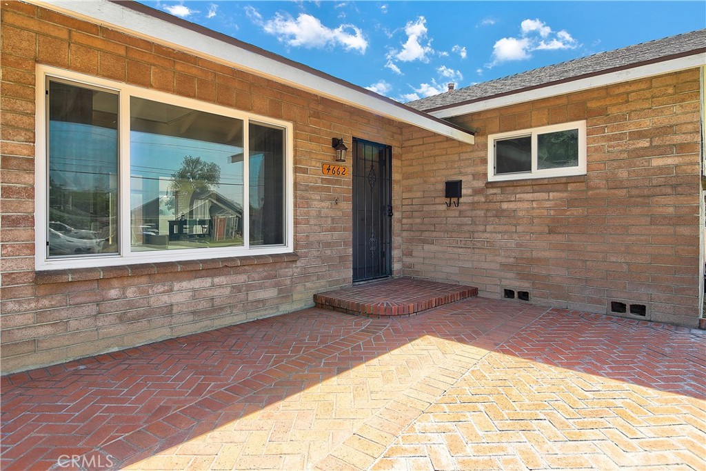 4662 Sierra Street Riverside, CA 92504 - Photo 7 of 41 a view of a door of the house