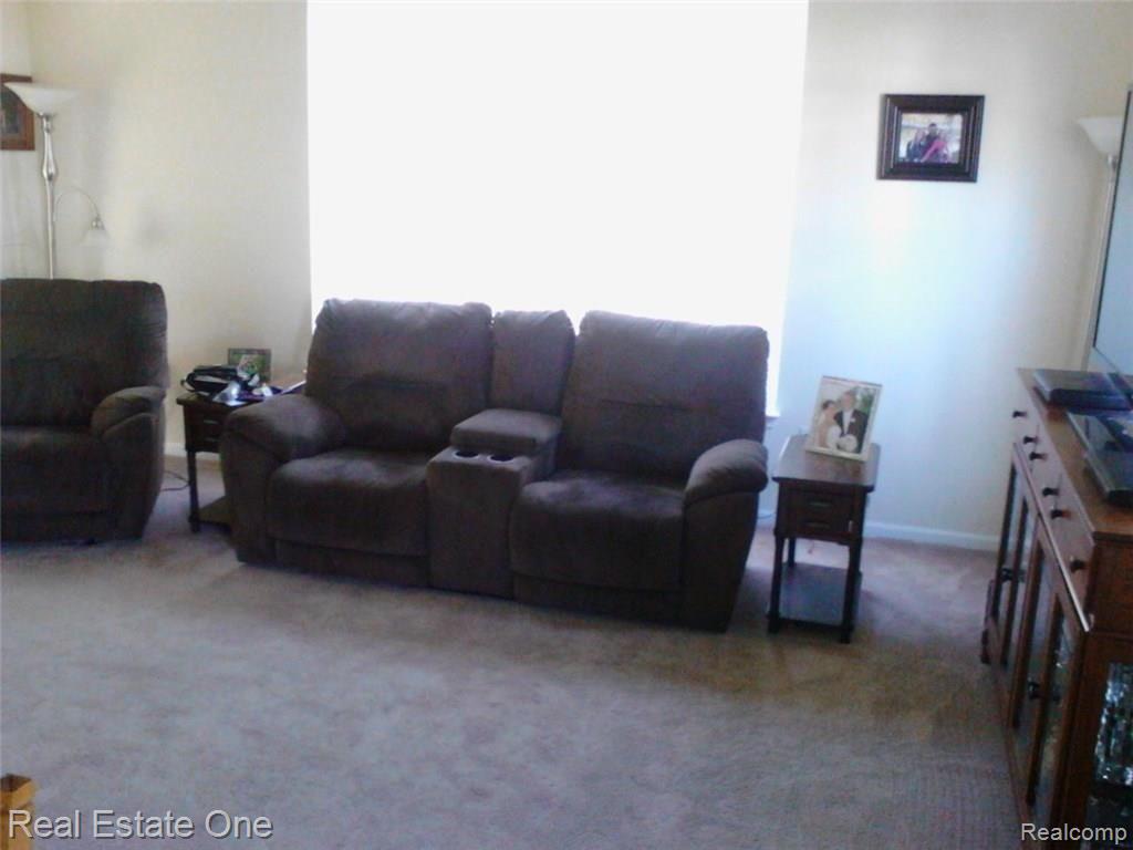 41833 Mitchell Road Novi, MI 48377 - Photo 15 of 26 IMG_20160417_114602.jpg