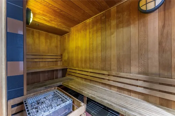 $499,000 | 1801 East Katella Avenue, Unit 4010, Anaheim, CA 92805