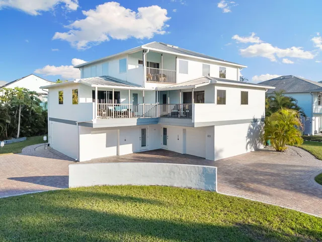 $1,895,000 | 821 Palm Street, Marco Island, FL 34145
