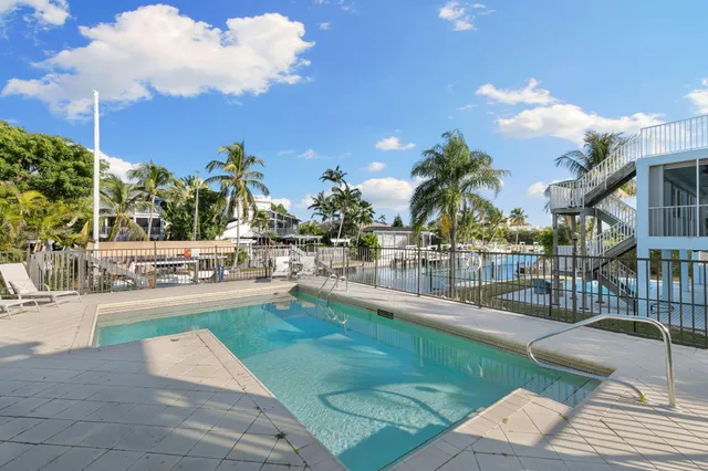 $1,895,000 | 821 Palm Street, Marco Island, FL 34145