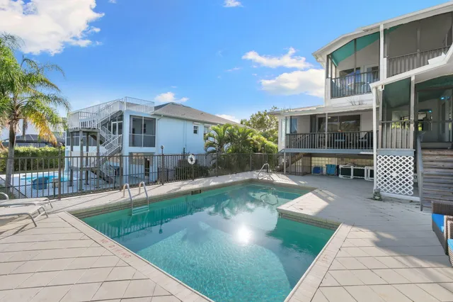 $1,895,000 | 821 Palm Street, Marco Island, FL 34145